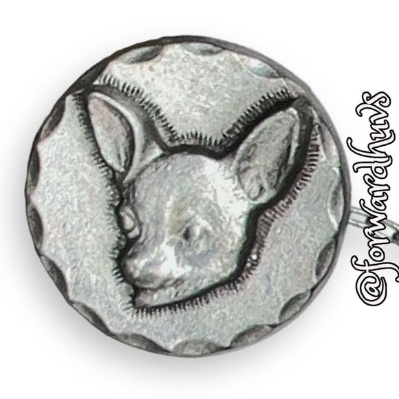 Vintage 1983 Rawcliffe Pewter Chihuahua Pin With Enameled Heart - Picture 3 of 12